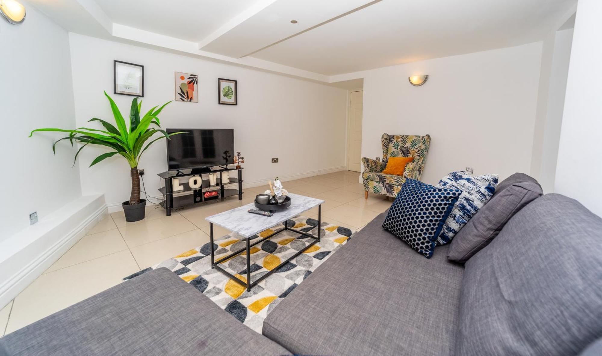 Spacious Flat With Patio & Parking In City Centre Reading Eksteriør billede