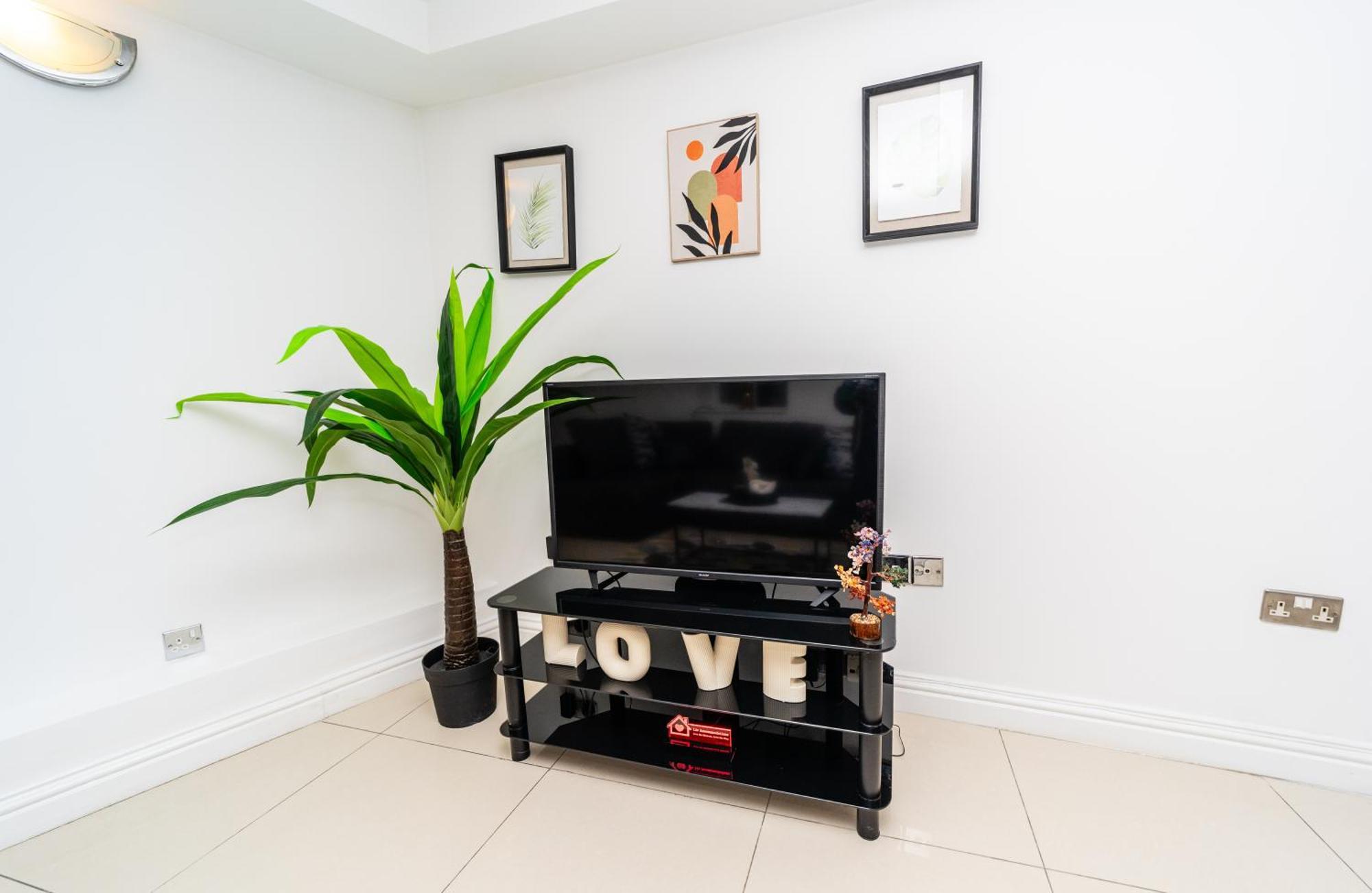 Spacious Flat With Patio & Parking In City Centre Reading Eksteriør billede
