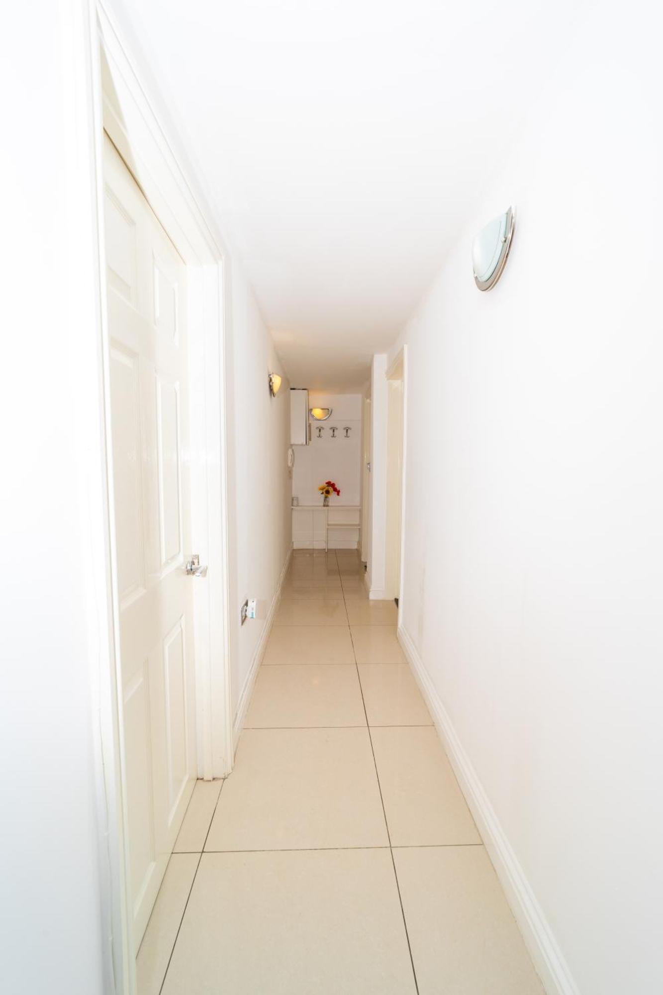 Spacious Flat With Patio & Parking In City Centre Reading Eksteriør billede