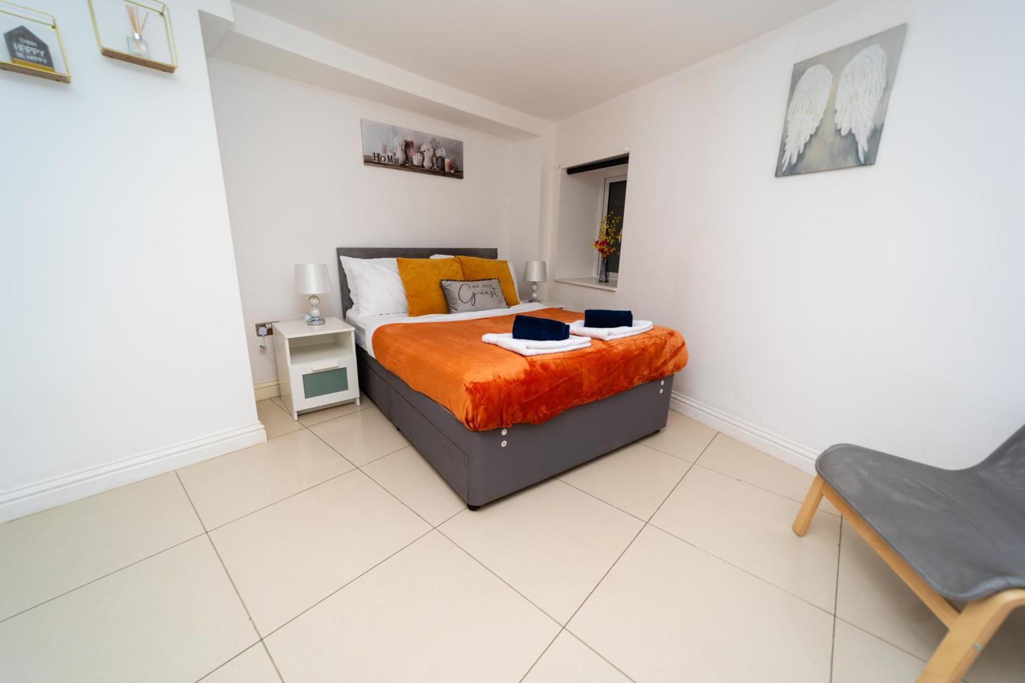 Spacious Flat With Patio & Parking In City Centre Reading Eksteriør billede