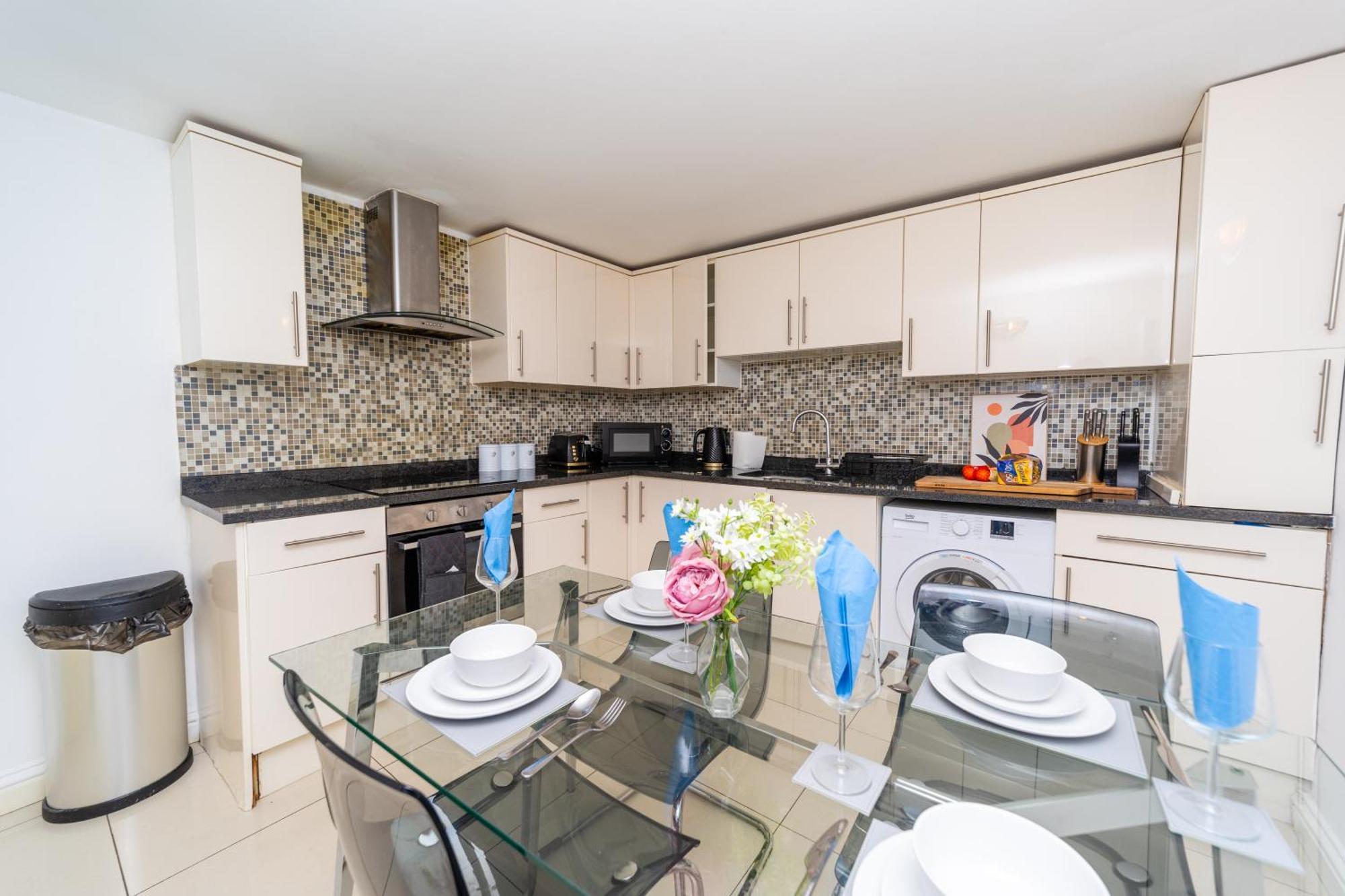 Spacious Flat With Patio & Parking In City Centre Reading Eksteriør billede