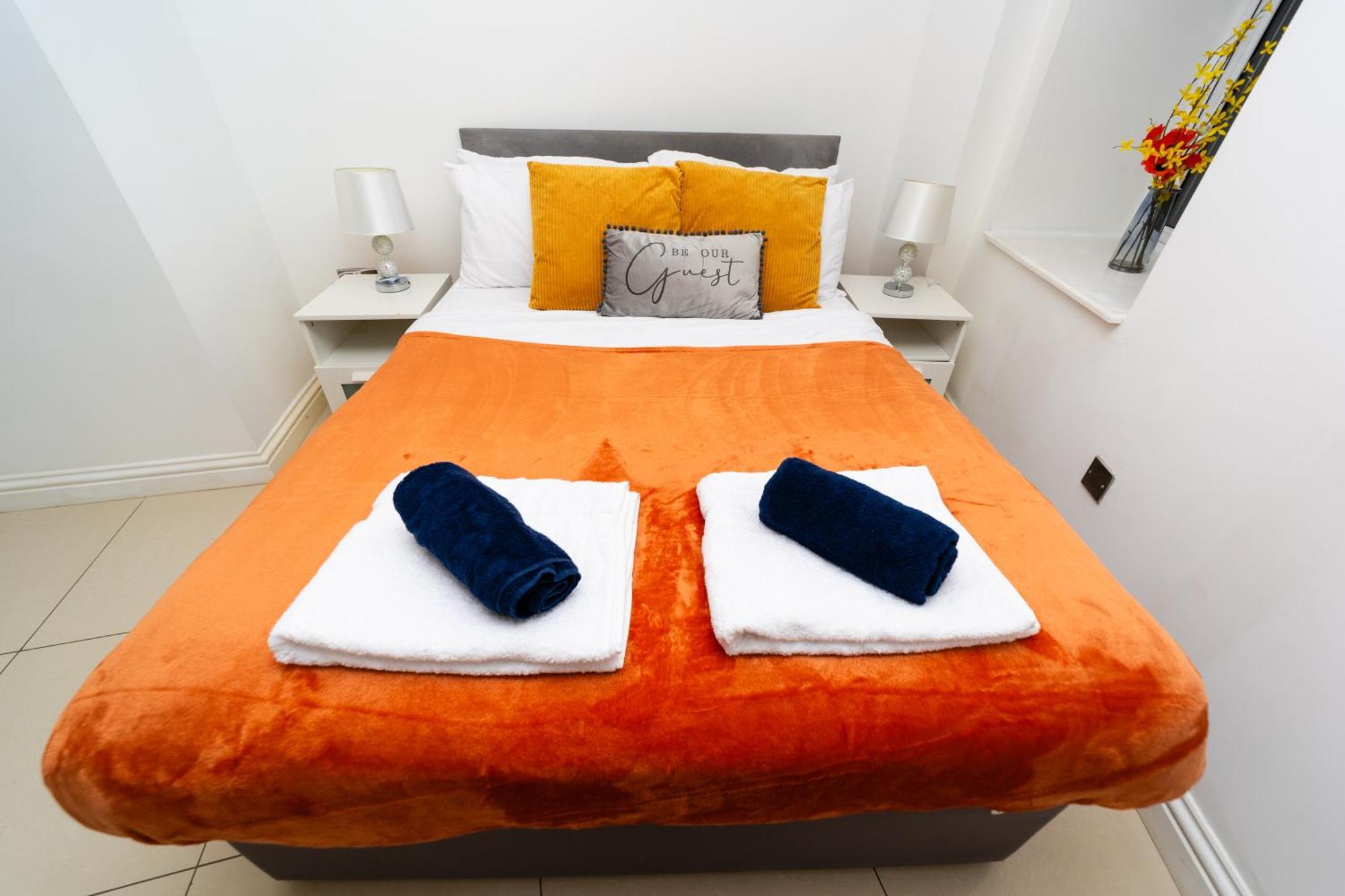 Spacious Flat With Patio & Parking In City Centre Reading Eksteriør billede